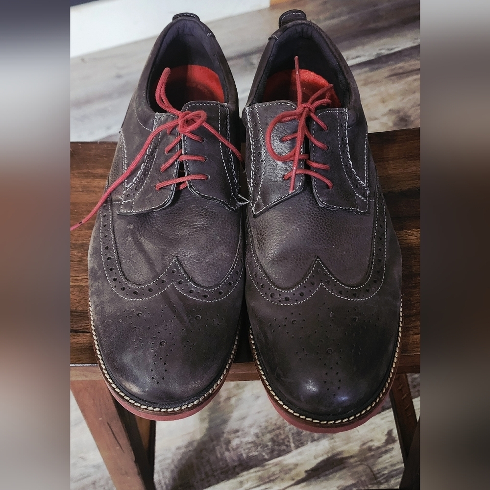 Rockport Men's Gray Wingtip Oxfords with Red Laces
